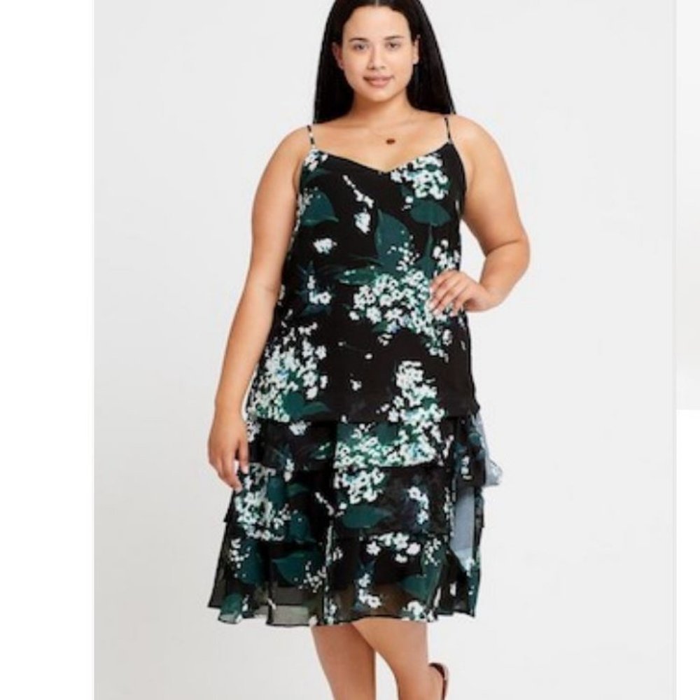 ELVI BERYL FLORAL TIERED HEM DRESS,GREEN BLACK